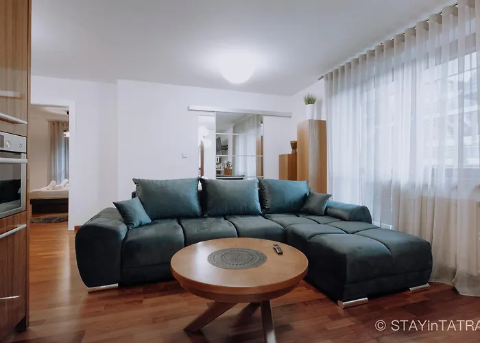 Korona Centrum زاكوباني