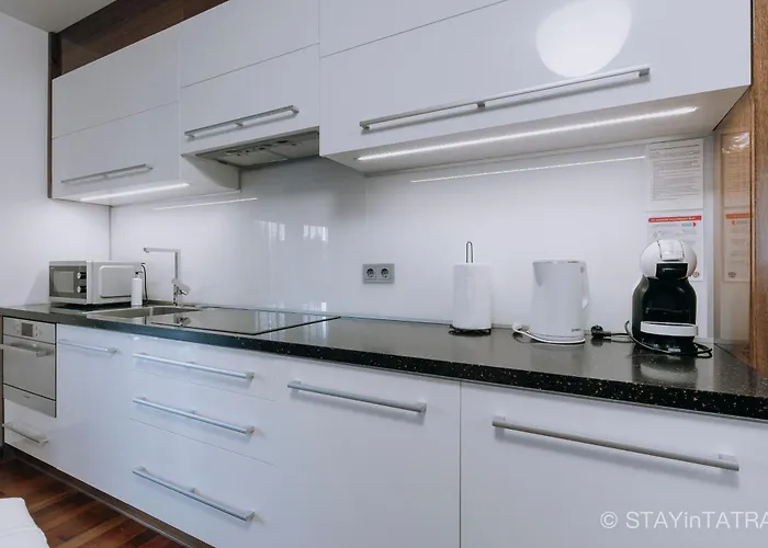 Korona Centrum * زاكوباني